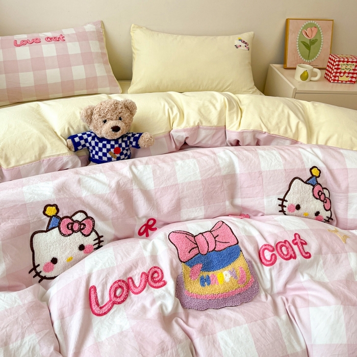 91家纺网 家纺一手货源 找家纺 雨帆  2025新款卡通水洗棉毛巾绣四件套 粉格芝士