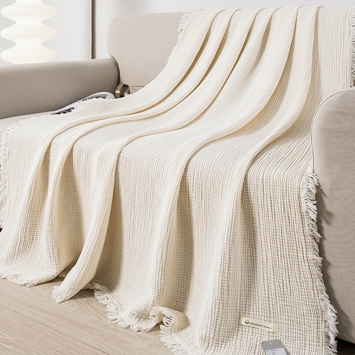 91家纺网 家纺一手货源 找家纺 皇寝世家家居 2025新款A类全棉针织四层纱苏流毯子沙发盖毯 午睡复古毛毯 静谧-奶白