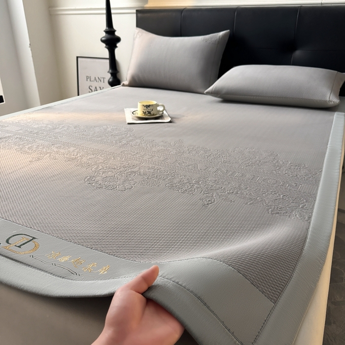 91家纺网 家纺一手货源 找家纺 怡源梦家纺2025新款冰豆豆凉席三件套-巴黎世家系列 巴黎世家 灰色