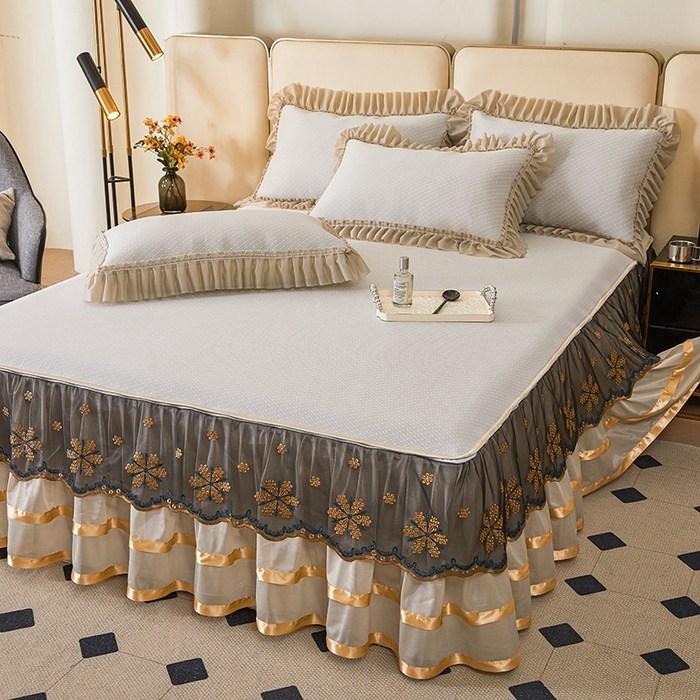 91家纺网 家纺一手货源 找家纺 情恒家纺   2025新款提花PE海洋丝可脱卸床裙席三件套 阡陌 奶咖