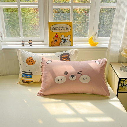 港岛妹妹 2025春夏新款大版枕套毛巾绣床笠 大版小熊饼干