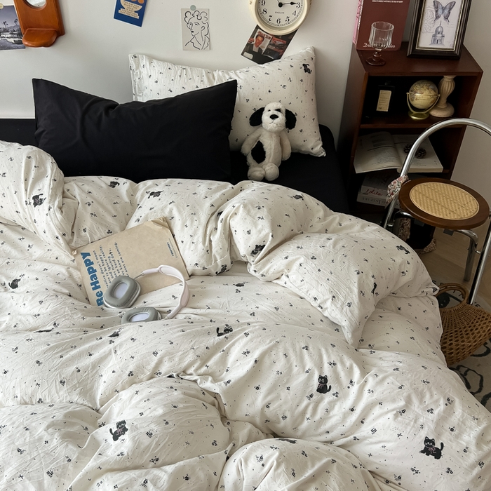 91家纺网 家纺一手货源 找家纺 罗亿家纺 罗亿家纺 2025新款软绵绵的双拼印花小清新云朵皱皱水洗棉四件套（含买家秀） 猫语日记