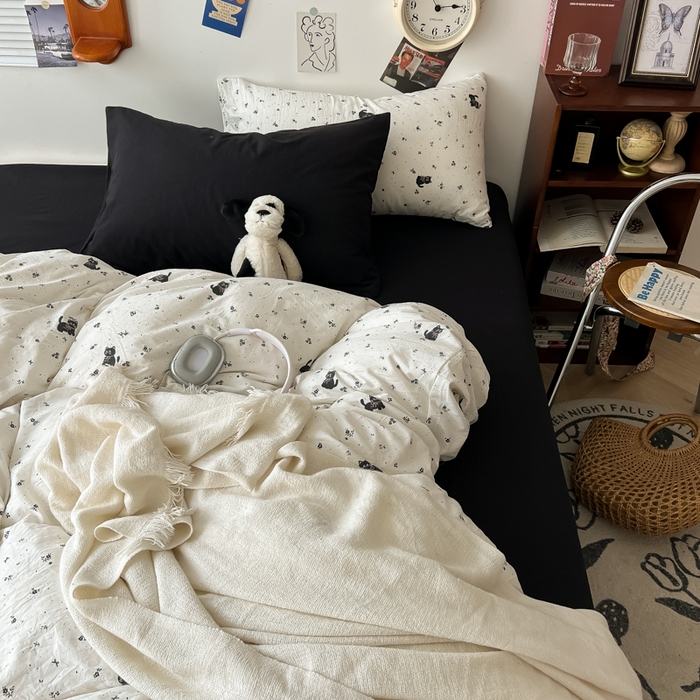 91家纺网 家纺一手货源 找家纺 罗亿家纺 罗亿家纺 2025新款软绵绵的双拼印花小清新云朵皱皱水洗棉四件套（含买家秀） 猫语日记