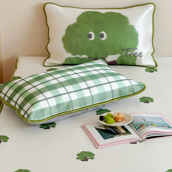 91家纺网 家纺一手货源 找家纺 如一2025A类ins大版数码卡通印花冰丝凉感席 绿森林-床笠-床笠