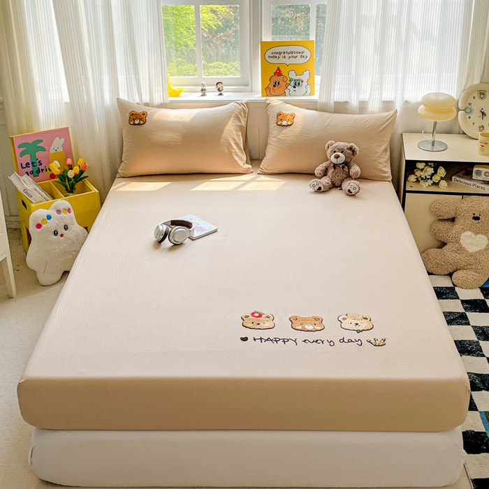 91家纺网 家纺一手货源 找家纺 海岛哥哥 2025春夏新款卡通毛巾绣床笠 三只小熊-咖