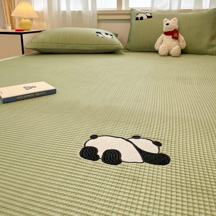 91家纺网 家纺一手货源 找家纺 雅居纺家纺 2025新款A类加厚三明治底华夫格绣花凉感席 床席款-爬爬熊猫