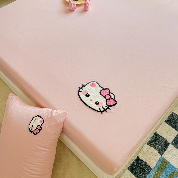 91家纺网 家纺一手货源 找家纺 海岛哥哥 2025春夏新款卡通毛巾绣床笠 粉红小喵-粉