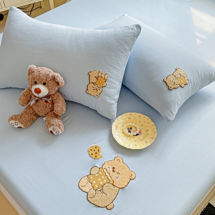 91家纺网 家纺一手货源 找家纺 海岛哥哥 2025春夏新款卡通毛巾绣床笠 小熊饼干-蓝