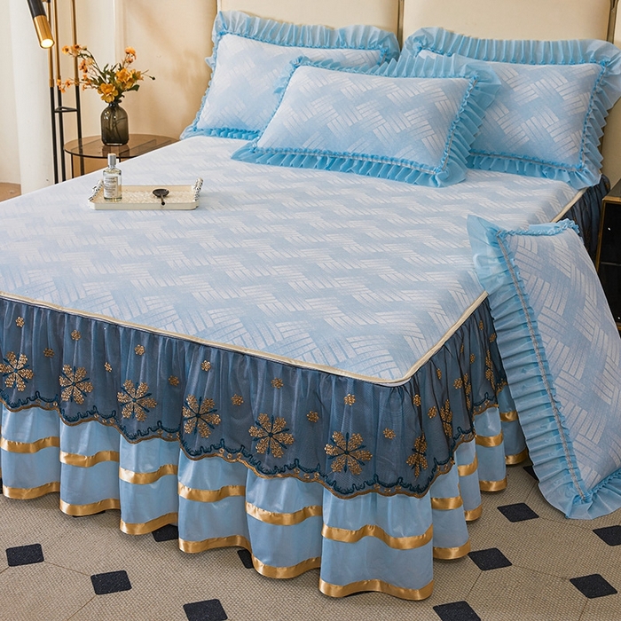 91家纺网 家纺一手货源 找家纺 情恒家纺   2025新款提花PE海洋丝可脱卸床裙席三件套 城市剪影 清新蓝