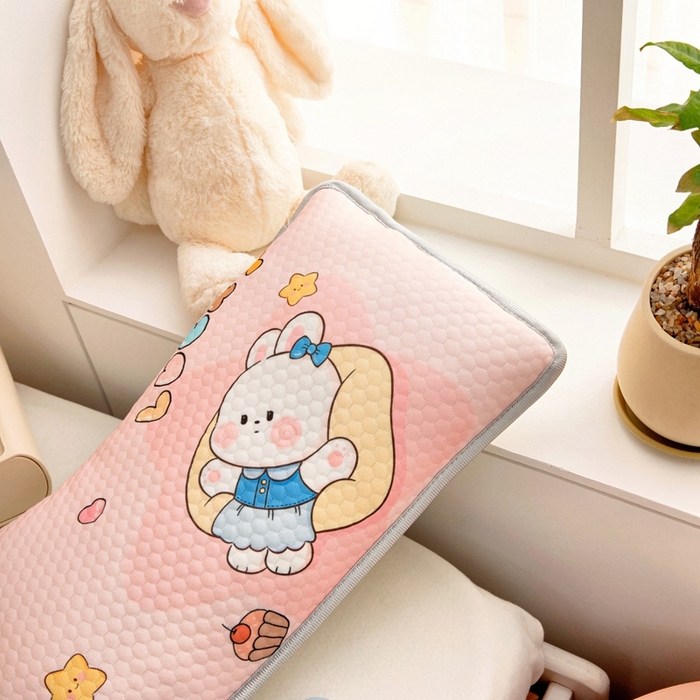 91家纺网 家纺一手货源 找家纺 富馨莱 2025新款儿童冰丝豆豆枕套 兔宝贝