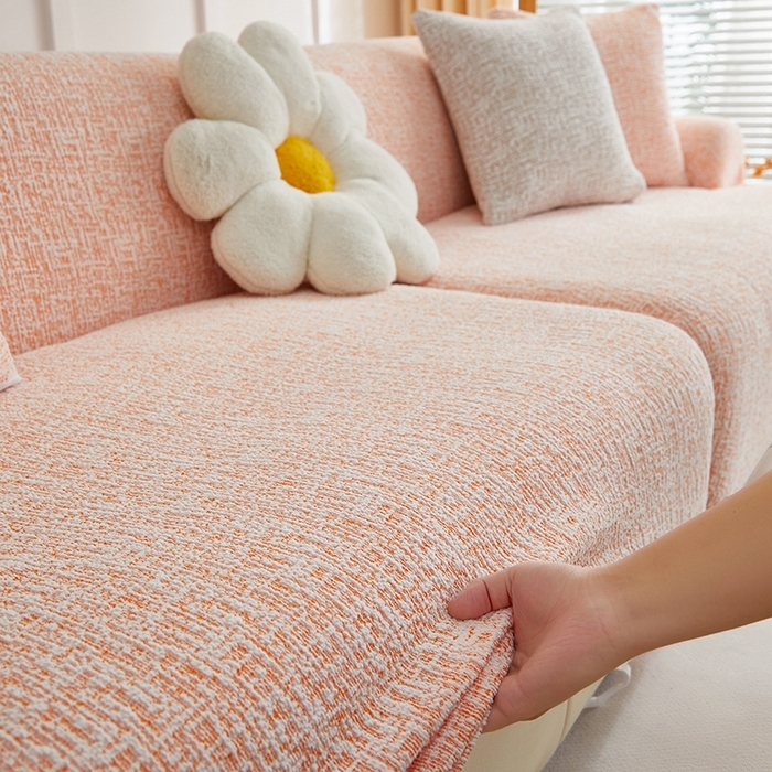 91家纺网 家纺一手货源 找家纺 丝绮鹿 2025新款竹节雪尼尔沙发套松紧款（大三人图）  奶油橘