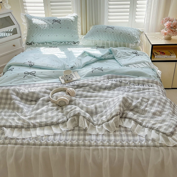 91家纺网 家纺一手货源 找家纺 慕澄2025新款小版印花床裙款乳胶凉席凉感丝夏被四件套 蓝色浪漫