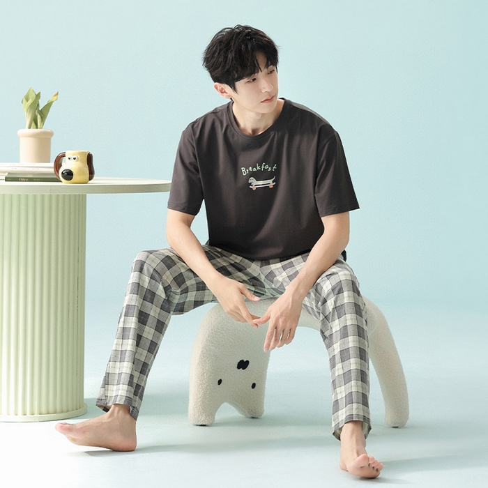 91家纺网 家纺一手货源 找家纺 （总）妍景家居生活馆2025新款男士圆领短袖长裤滑板狗狗-5E5141