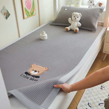 91家纺网 家纺一手货源 找家纺 （总）爱思凯2025新款学生凉感冰豆豆软席-床席