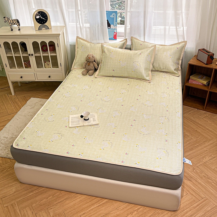 91家纺网 家纺一手货源 找家纺 布卢姆床垫2025新款A类数码印花冰藤席夏凉席--床笠款 皇冠鸭床笠