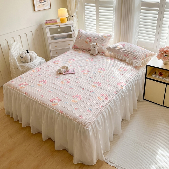 91家纺网 家纺一手货源 找家纺 慕澄2025新款小清新印花凉感丝花床裙款乳胶凉席 美乐蒂