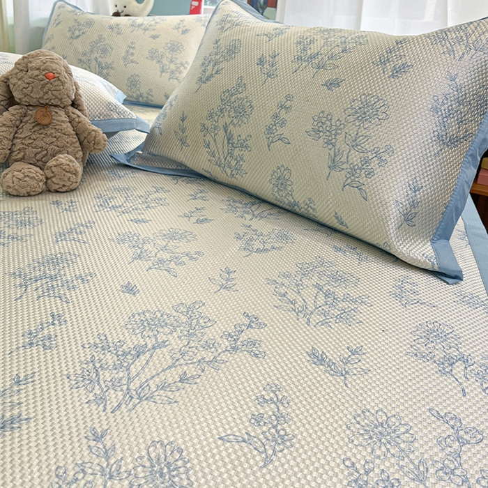 91家纺网 家纺一手货源 找家纺 布卢姆床垫2025新款A类数码印花冰藤席夏凉席--床席款 雏菊花影
