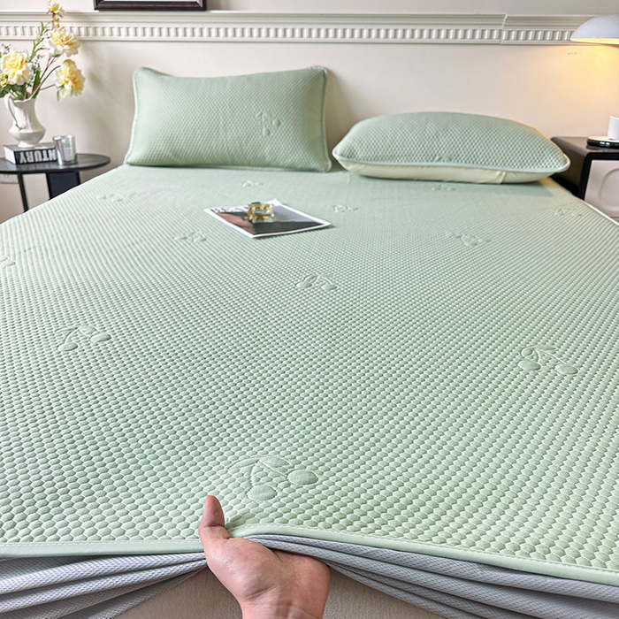 91家纺网 家纺一手货源 找家纺 布卢姆床垫2025新款A类PE乙纶冰豆豆床笠款凉席 樱桃绿