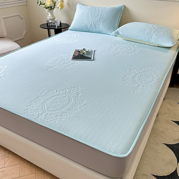 91家纺网 家纺一手货源 找家纺 布卢姆床垫2025新款A类PE乙纶冰豆豆床笠款凉席 蝴蝶花镜 蓝