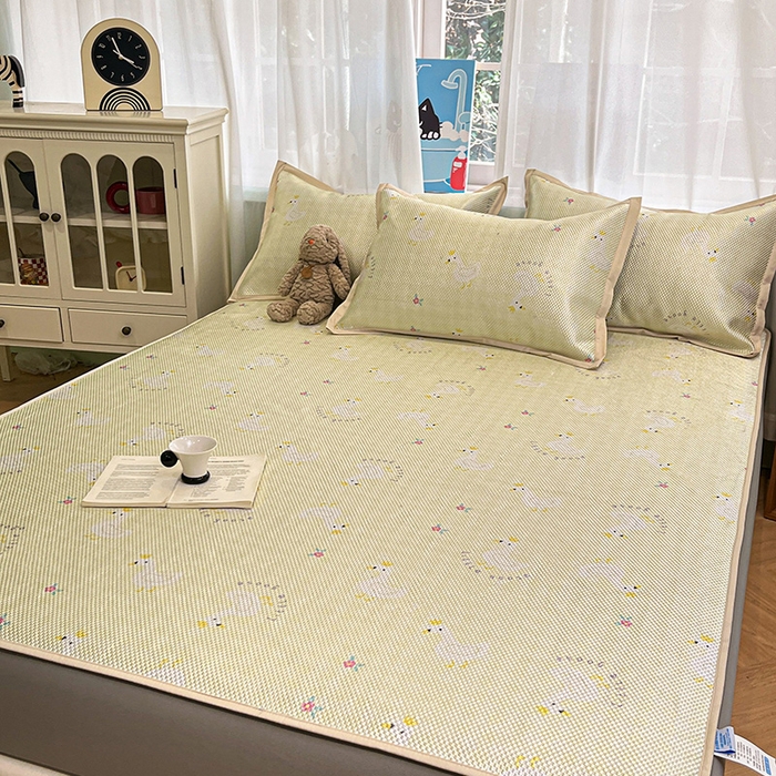 91家纺网 家纺一手货源 找家纺 布卢姆床垫2025新款A类数码印花冰藤席夏凉席--床笠款 皇冠鸭床笠