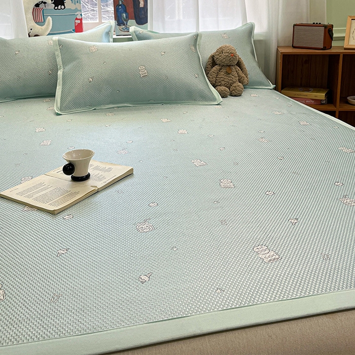 91家纺网 家纺一手货源 找家纺 布卢姆床垫2025新款A类数码印花冰藤席夏凉席--床席款 牛奶猫咪