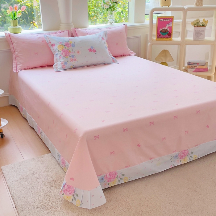 91家纺网 家纺一手货源 找家纺 铭博家纺 2025新款直播爆款100%全棉吊边一字绣工艺款13070印花全棉四件套 苏沐花谣