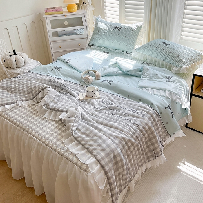 91家纺网 家纺一手货源 找家纺 慕澄2025新款小版印花床裙款乳胶凉席凉感丝夏被四件套 蓝色浪漫