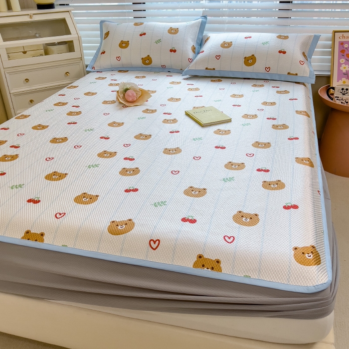 91家纺网 家纺一手货源 找家纺 布卢姆床垫2025新款A类数码印花冰藤席夏凉席--床笠款 樱桃熊