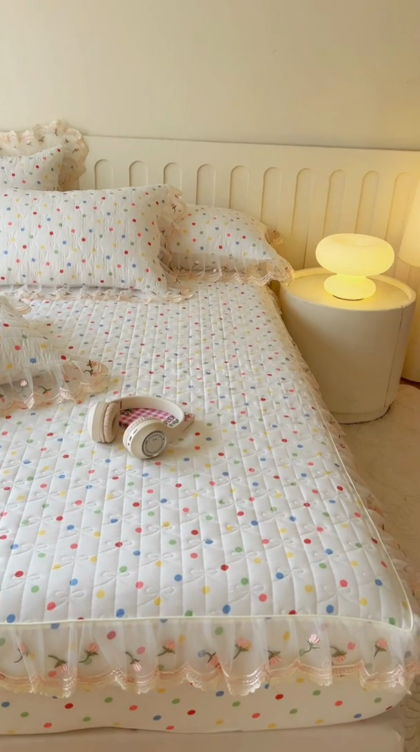 91家纺网 家纺一手货源 找家纺 麒豆豆 2025新款水洗棉印花床笠三件套 奶油波点