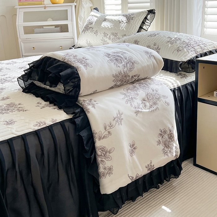 91家纺网 家纺一手货源 找家纺 慕澄2025新款小版印花床裙款乳胶凉席凉感丝夏被四件套 素描花