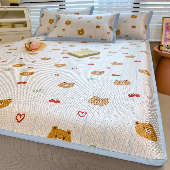 91家纺网 家纺一手货源 找家纺 布卢姆床垫2025新款A类数码印花冰藤席夏凉席--床笠款 樱桃熊