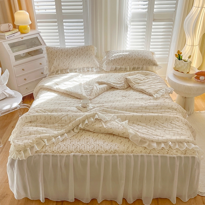 91家纺网 家纺一手货源 找家纺 慕澄2025新款小版印花床裙款乳胶凉席凉感丝夏被四件套 叶子青青