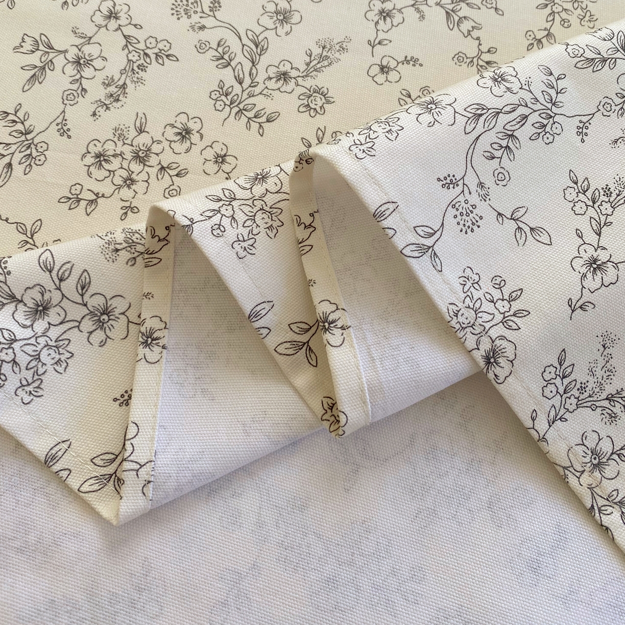 91家纺网 家纺一手货源 找家纺 （总）慕尚家纺 2025新款全棉纯棉老粗布花卉床单款凉席席子