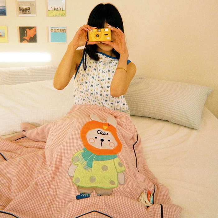 91家纺网 家纺一手货源 找家纺 喜多兔儿童家纺 2025新款色织天丝水洗棉夏被被子被芯 粉格月亮小兔-胶片风