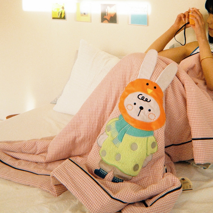 91家纺网 家纺一手货源 找家纺 喜多兔儿童家纺 2025新款色织天丝水洗棉夏被被子被芯 粉格月亮小兔-胶片风