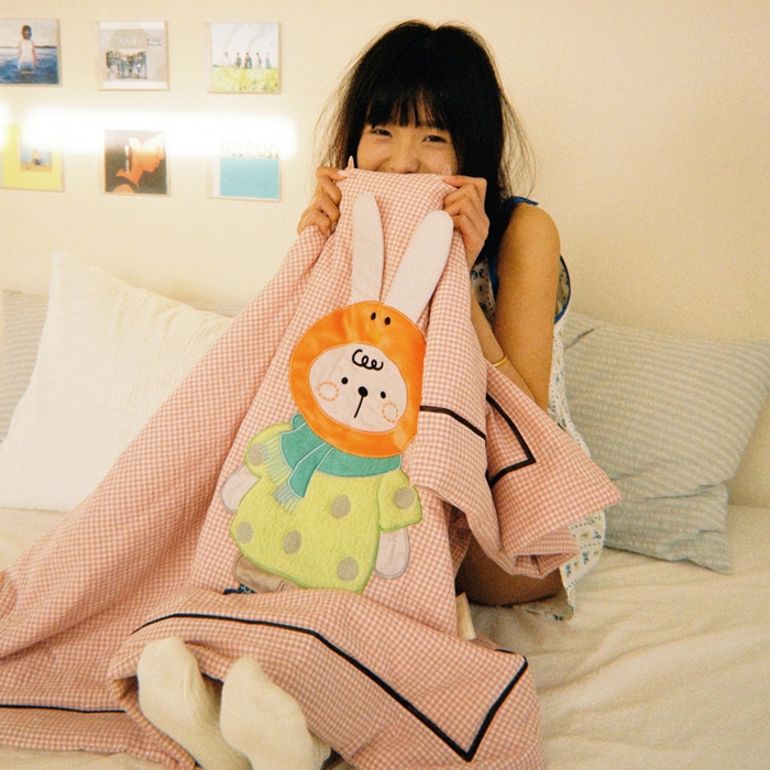 91家纺网 家纺一手货源 找家纺 喜多兔儿童家纺 2025新款色织天丝水洗棉夏被被子被芯 粉格月亮小兔-胶片风