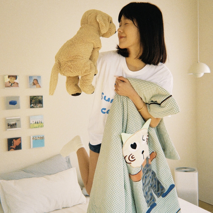 91家纺网 家纺一手货源 找家纺 喜多兔儿童家纺 2025新款色织天丝水洗棉夏被被子被芯 绿格星星小怪兽-胶片风