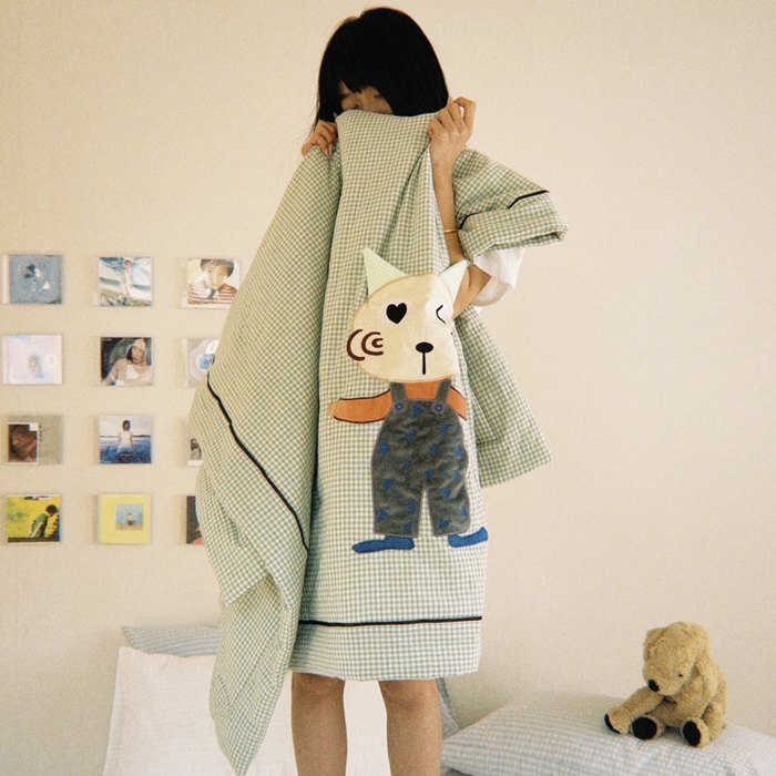 91家纺网 家纺一手货源 找家纺 喜多兔儿童家纺 2025新款色织天丝水洗棉夏被被子被芯 绿格星星小怪兽-胶片风