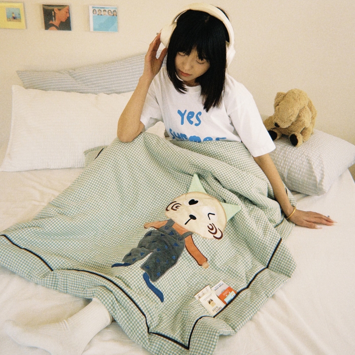 91家纺网 家纺一手货源 找家纺 喜多兔儿童家纺 2025新款色织天丝水洗棉夏被被子被芯 绿格星星小怪兽-胶片风