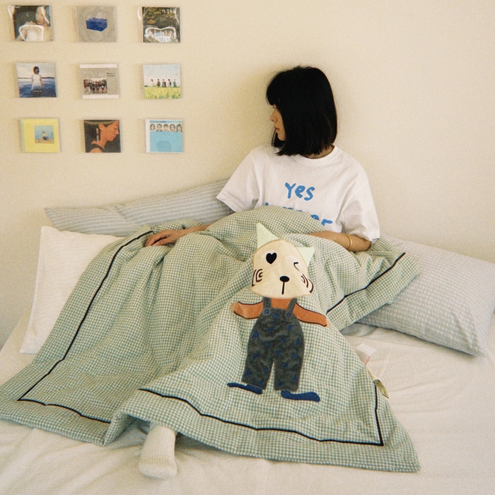 91家纺网 家纺一手货源 找家纺 喜多兔儿童家纺 2025新款色织天丝水洗棉夏被被子被芯 绿格星星小怪兽-胶片风