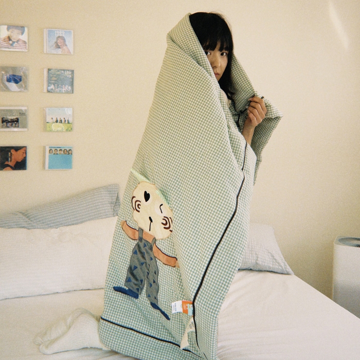 91家纺网 家纺一手货源 找家纺 喜多兔儿童家纺 2025新款色织天丝水洗棉夏被被子被芯 绿格星星小怪兽-胶片风