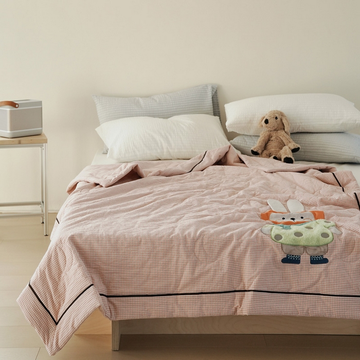 91家纺网 家纺一手货源 找家纺 喜多兔儿童家纺 2025新款色织天丝水洗棉夏被被子被芯 粉格月亮小兔-日系风