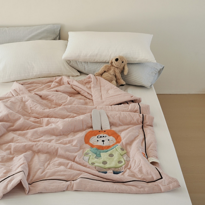 91家纺网 家纺一手货源 找家纺 喜多兔儿童家纺 2025新款色织天丝水洗棉夏被被子被芯 粉格月亮小兔-日系风