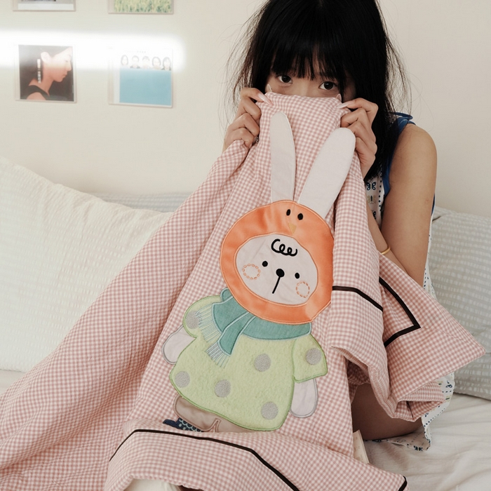 91家纺网 家纺一手货源 找家纺 喜多兔儿童家纺 2025新款色织天丝水洗棉夏被被子被芯 粉格月亮小兔-日系风