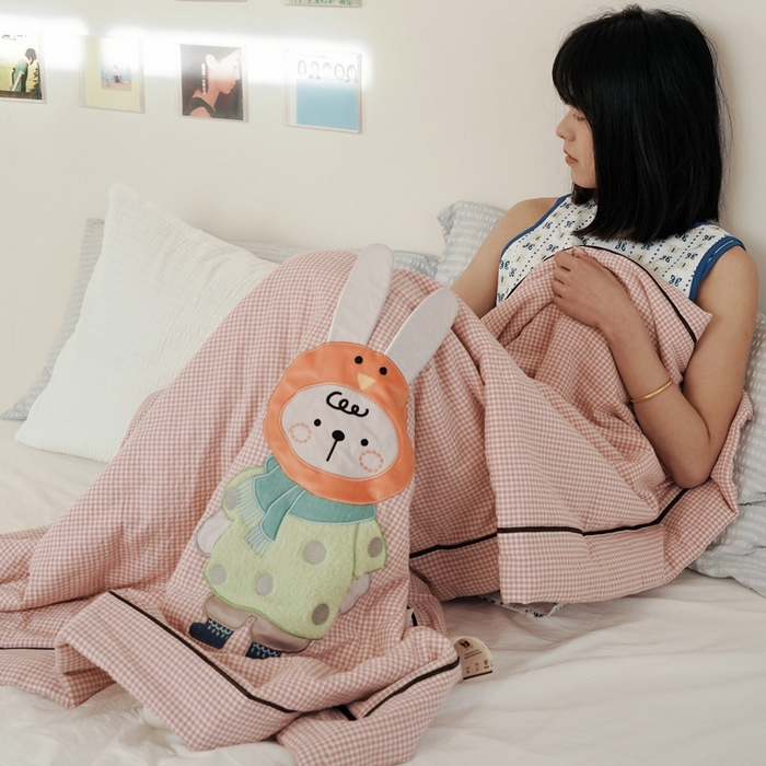 91家纺网 家纺一手货源 找家纺 喜多兔儿童家纺 2025新款色织天丝水洗棉夏被被子被芯 粉格月亮小兔-日系风