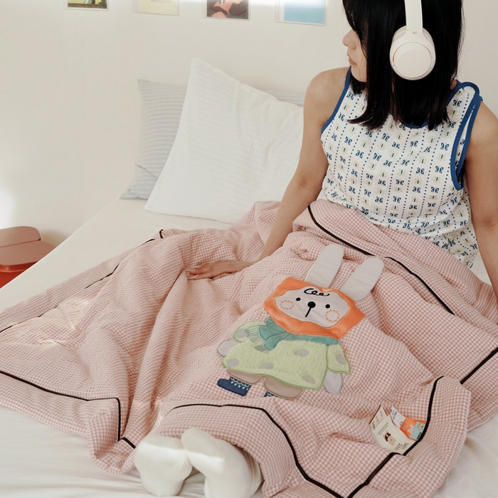 91家纺网 家纺一手货源 找家纺 喜多兔儿童家纺 2025新款色织天丝水洗棉夏被被子被芯 粉格月亮小兔-日系风