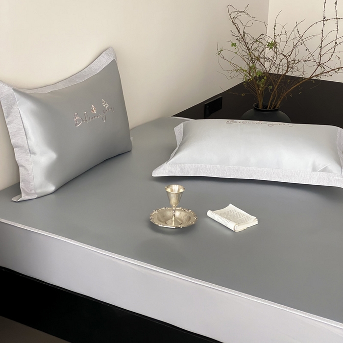 91家纺网 家纺一手货源 找家纺 由有家居 2025新款7A级高精密A类抗菌色织提花进口刺绣冰丝凉席-蝶影 蝶影-灰