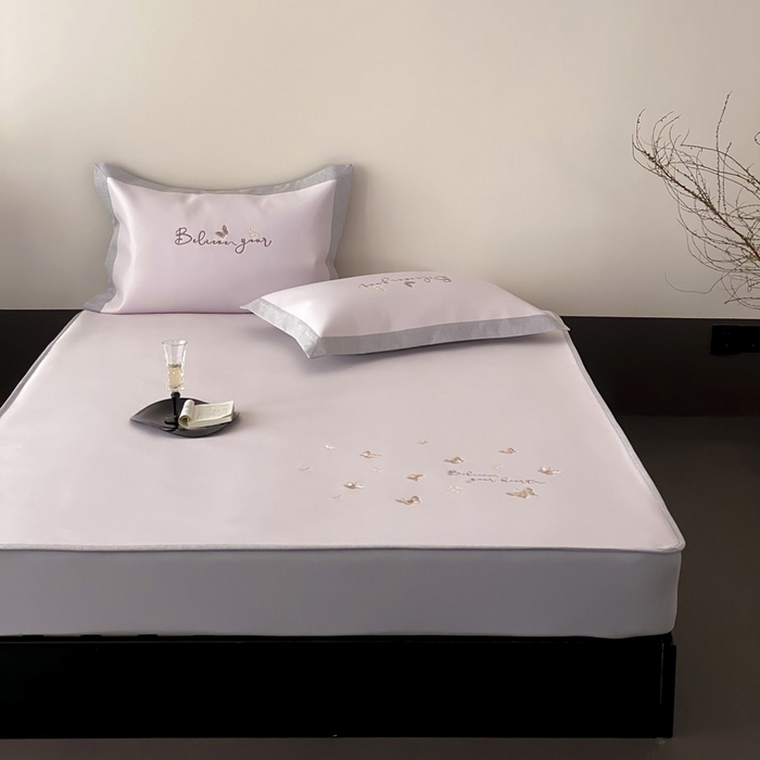 91家纺网 家纺一手货源 找家纺 由有家居 2025新款7A级高精密A类抗菌色织提花进口刺绣冰丝凉席-蝶影 蝶影-粉