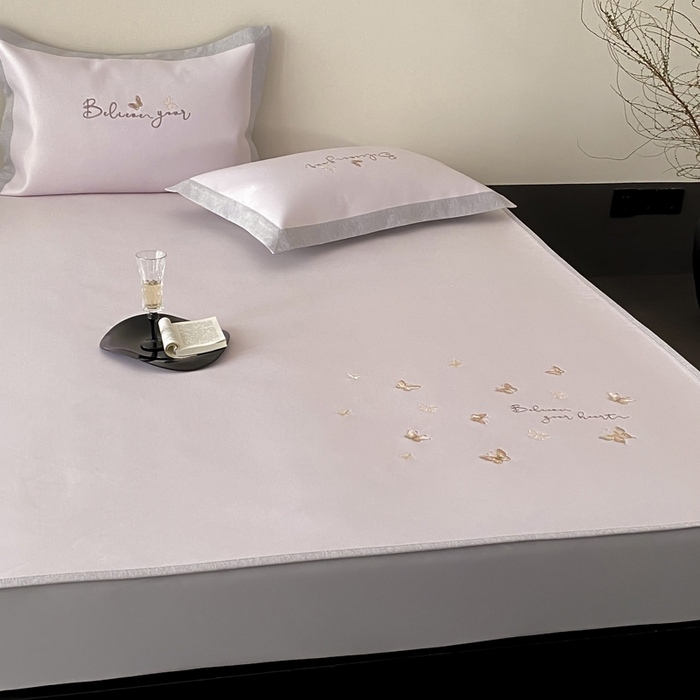 91家纺网 家纺一手货源 找家纺 由有家居 2025新款7A级高精密A类抗菌色织提花进口刺绣冰丝凉席-蝶影 蝶影-粉