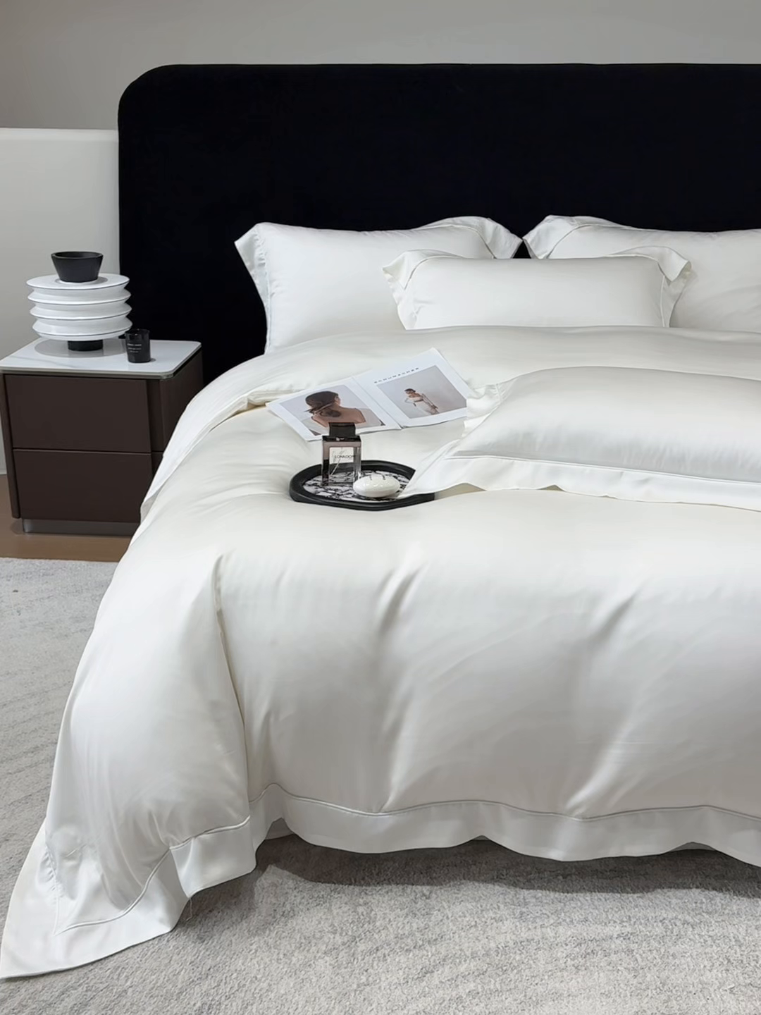 91家纺网 家纺一手货源 找家纺 星蕴家纺 2025新款奥地利兰精天丝莱赛尔纯色埋绳款四件套-莱恩 莱恩-古董白